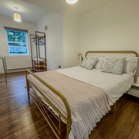 Stratford House Villa Лондон Екстериор снимка
