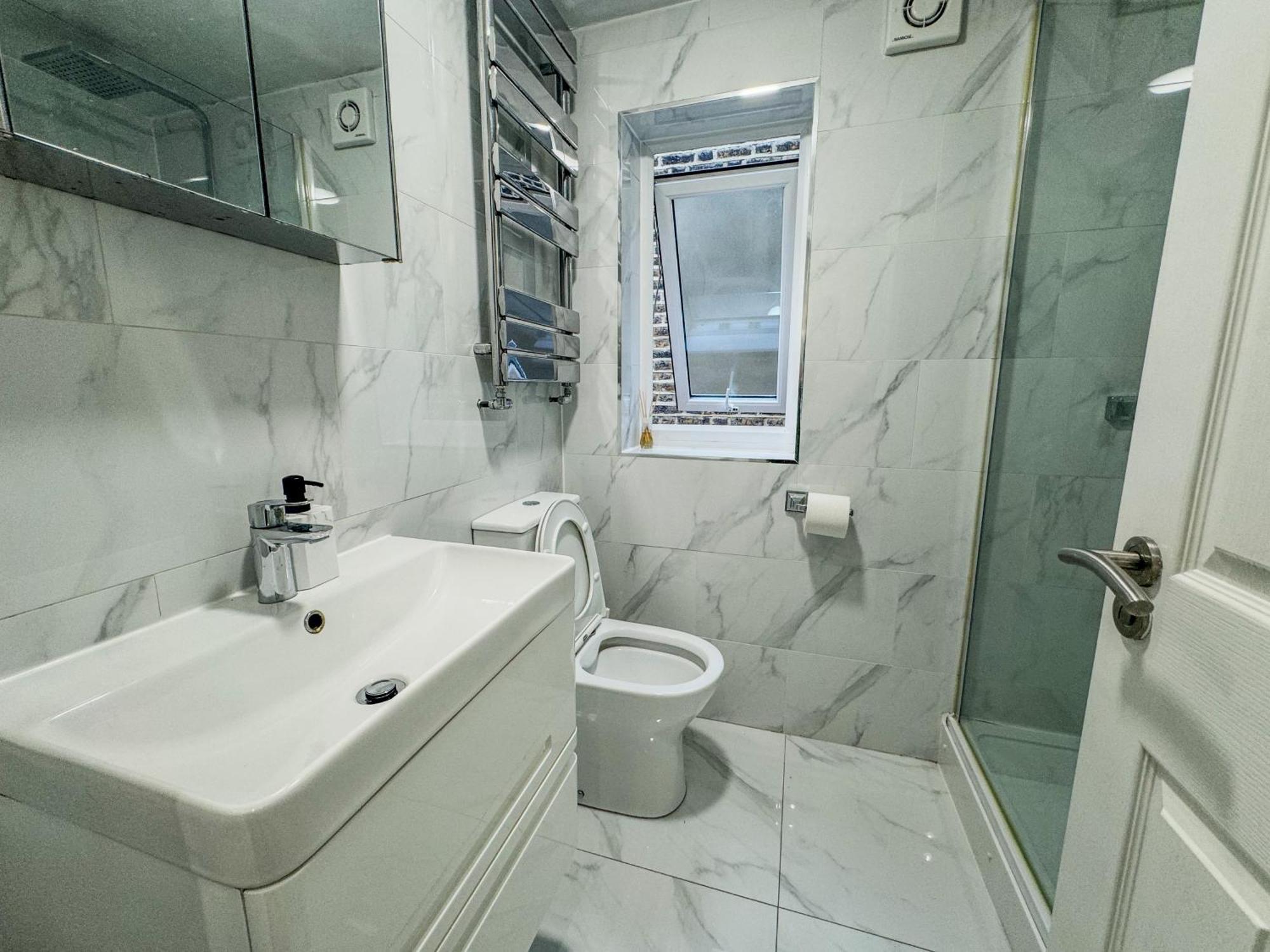 Stratford House Villa Лондон Екстериор снимка